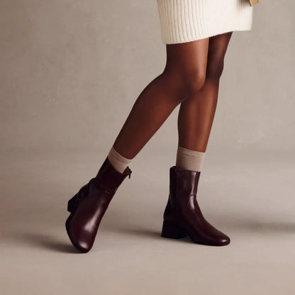 Women's Featherweight Rib Half Calf Socks